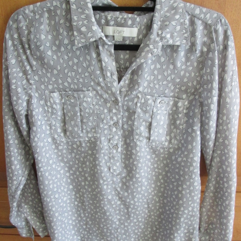 LOFT Gray and White Patterned Blouse